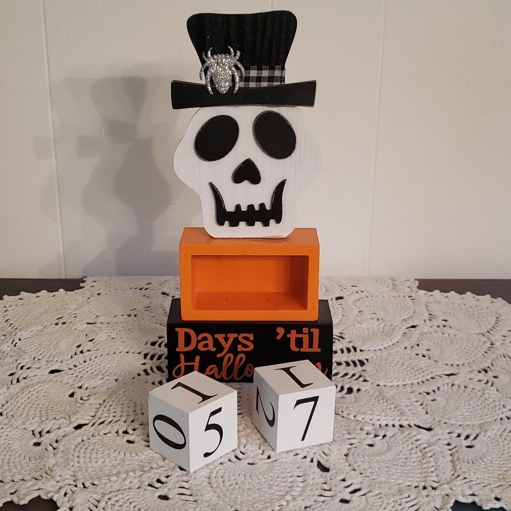 NWT Wooden Halloween Skeleton Countdown Calendar Home Decor - Picture 4 of 4